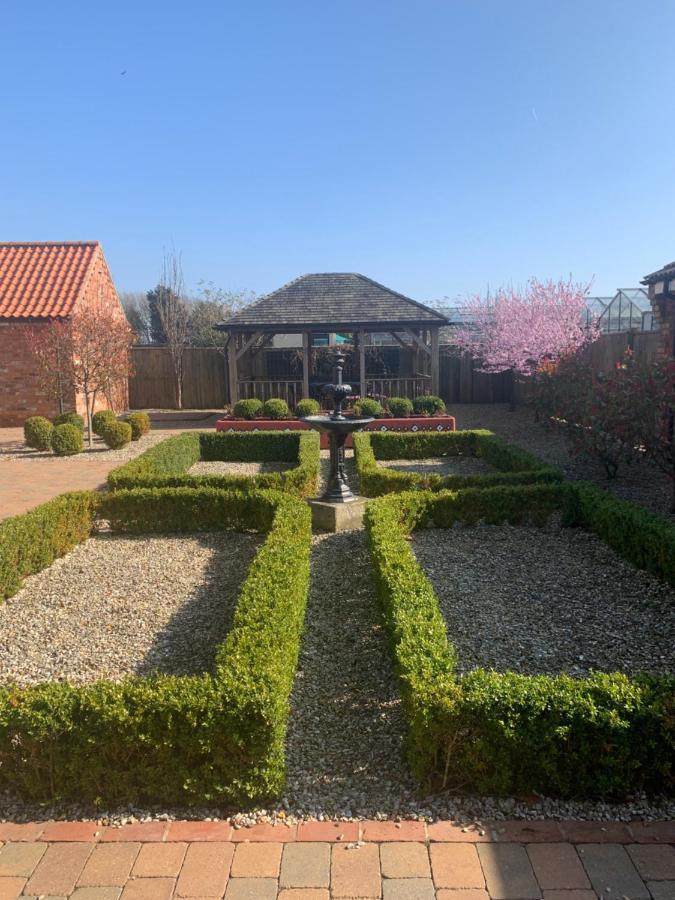 Meals Farm Holiday Cottages - The Stables North Somercotes Exterior photo